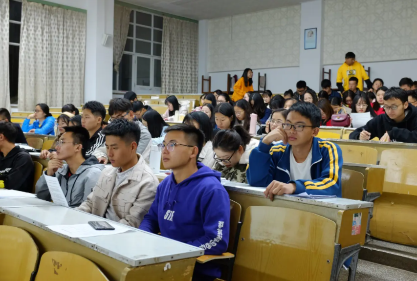 中国大学共分8个档次，能考上前5档的都算学霸，你的目标在哪档