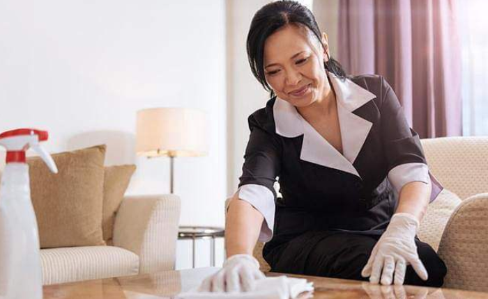 北京保姆:月入过万,一步登天的上流生活?