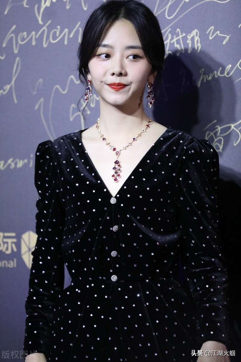 八卦：刘诗诗 谢霆锋 殷桃 杨幂 谭松韵 刘德华 黄渤 陈伟霆 虞书欣 胡一天