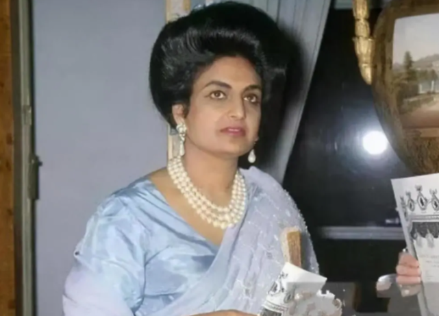 印度最受宠王妃：带8子二婚嫁王子，地毯镶2500颗钻石150万颗珍珠