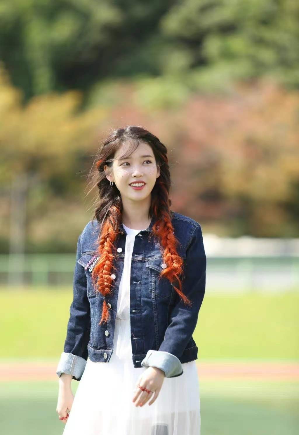 28岁iu大荧幕处女作,她在是枝裕和新片中饰演妈妈,将出席戛纳