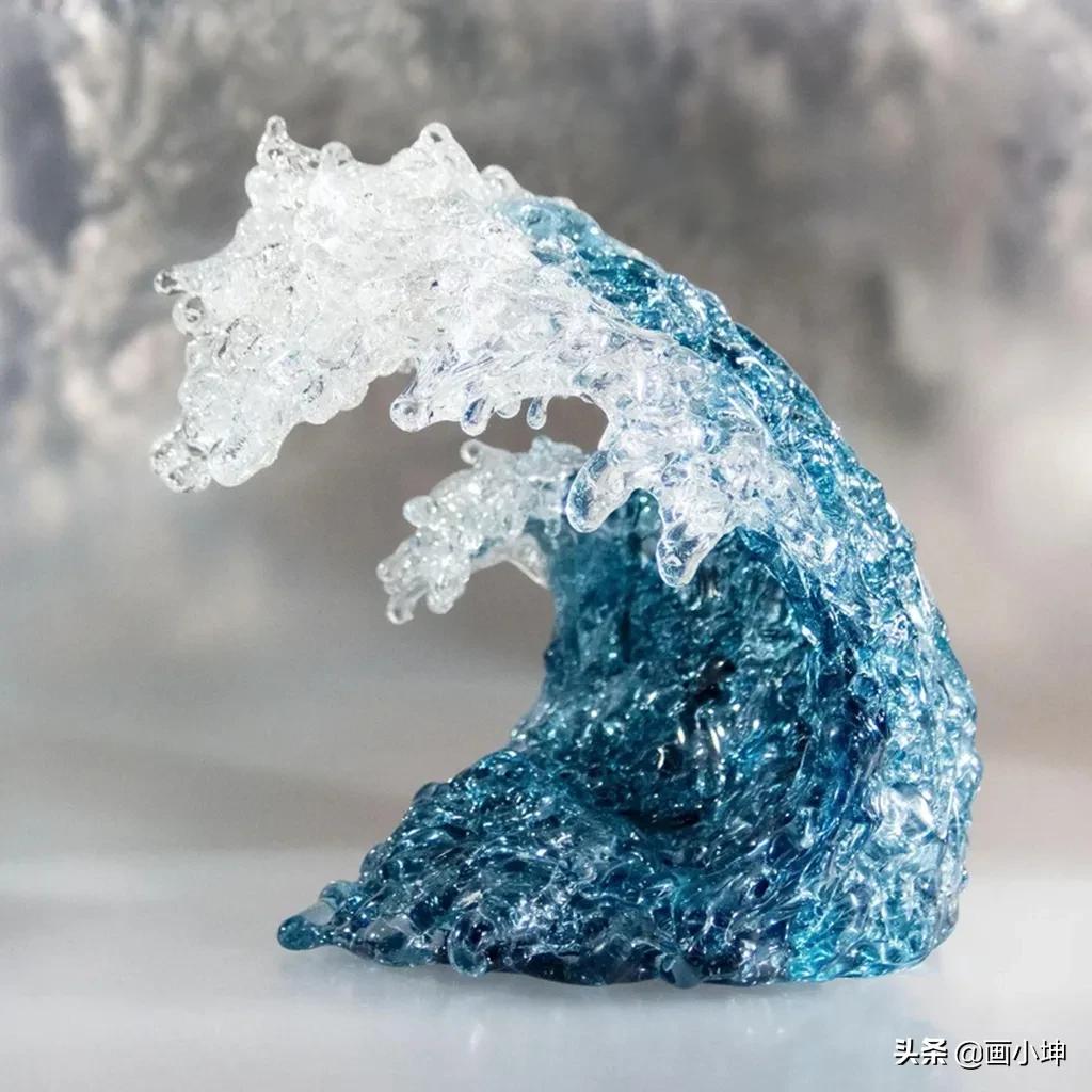 微缩的海浪造型玻璃配饰