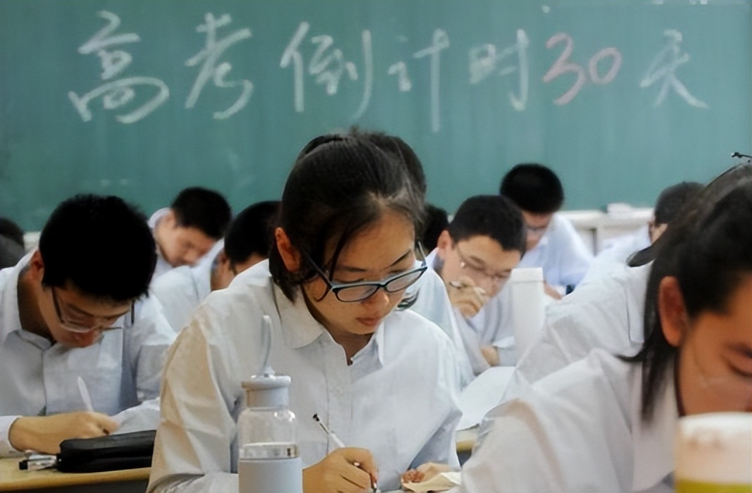 2017年河南高考总人数（2022高考报名人数创新高）