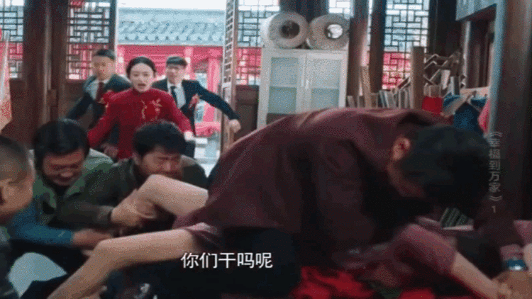 赵丽颖抄起凳子硬刚婚闹！构不构成正当防卫？恶俗婚闹是猥亵吗