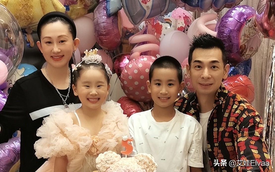 ����׿50�����գ����޴��������ĸ�̬�������࣬��Ů��ǧ����ף��