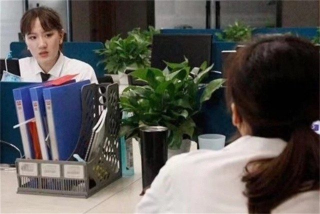 美女保镖吸引29万粉丝，年薪36万，富商老板一次小费超一个月工资