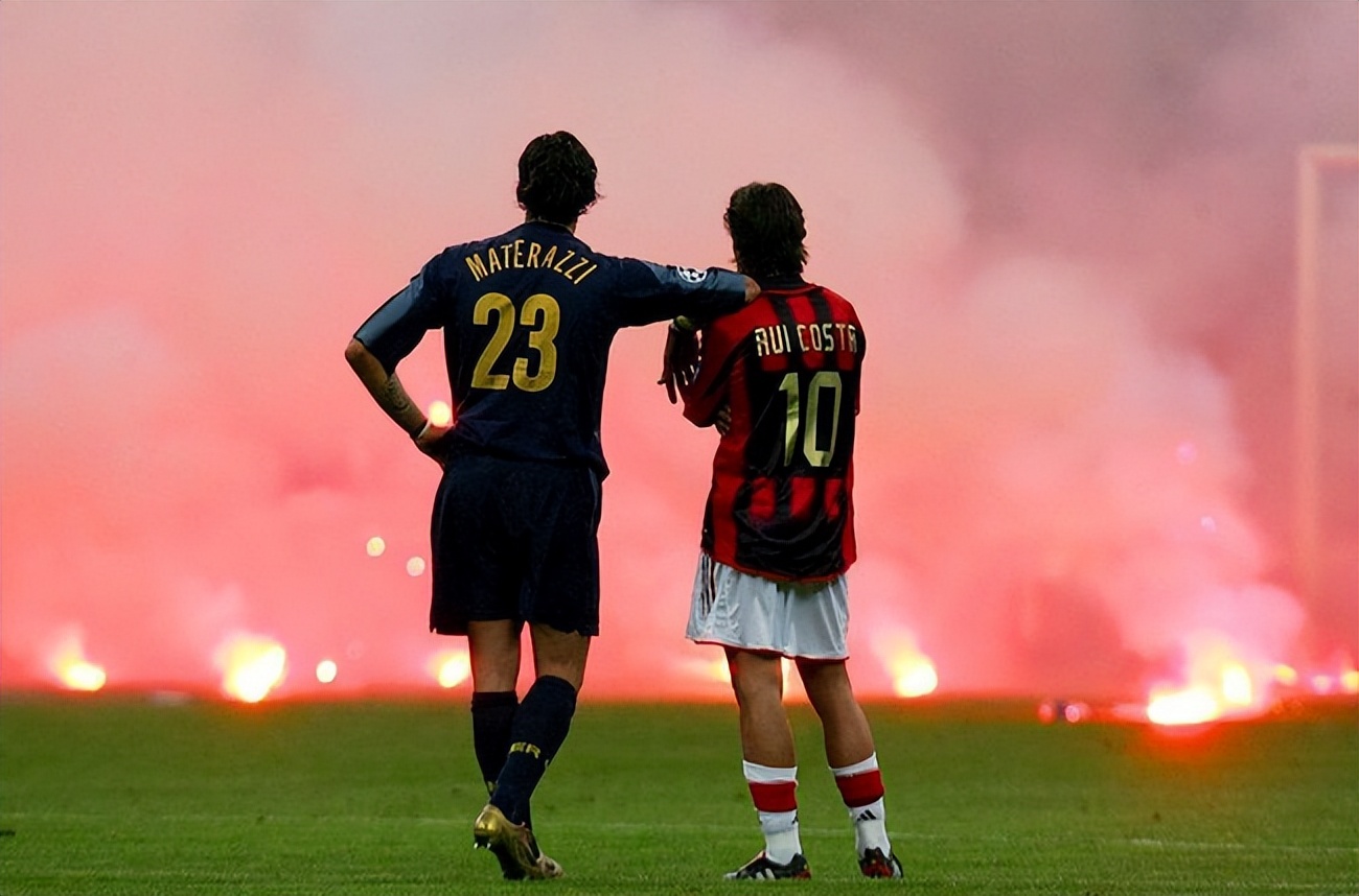 深度丨一步之遥,米兰烟花德比,飞翔的荷兰人,足坛经典镜头系列