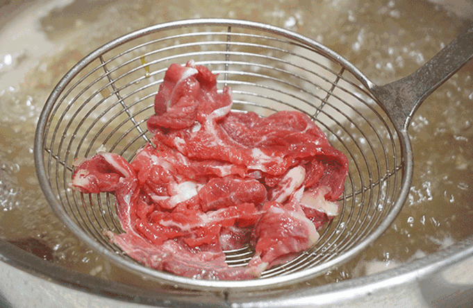 牛肉怎么腌制才嫩？30年经验分享，不干不柴不塞牙，比豆腐还嫩
