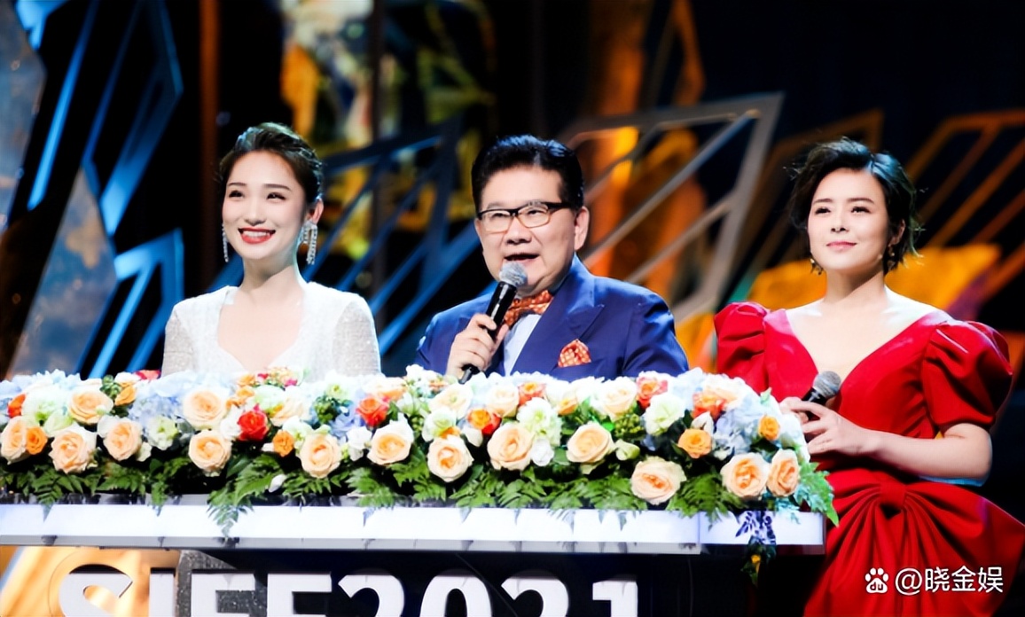 曹可凡：带儿子参观东方卫视，首次称呼其为“曾经工作过的地方”