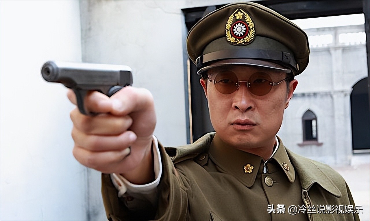 演绎谍战剧反派人物，4位实力派男星很出彩，谁的表现最为突出？