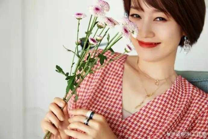 谁说格子套装土气？穿对了时尚大气，穿错了确实土掉渣