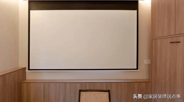 52㎡上海姑娘的家，厨卫不铺一块砖，床装墙壁上，进门我就迷住了