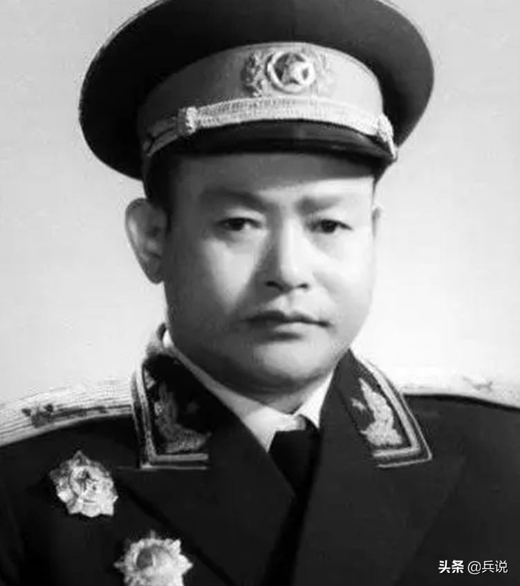1943年军区开会，叛徒乱枪齐发，副司令眉心中弹牺牲，惊动延安