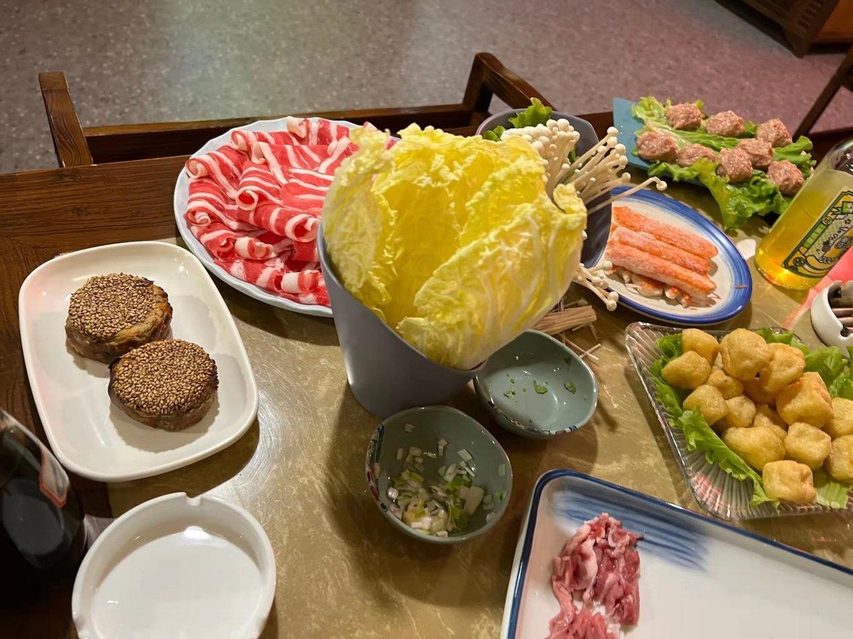 河北大哥花百万改造羊肉店，吃饭回忆两不误，顾客来了就不想走