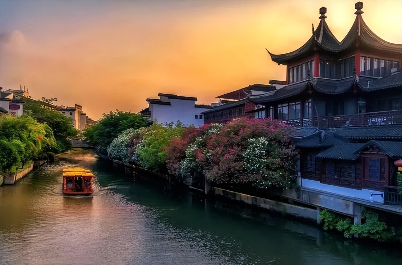 中国适合穷游的4座城市,旅游景点众多消费还不高,去了都说好