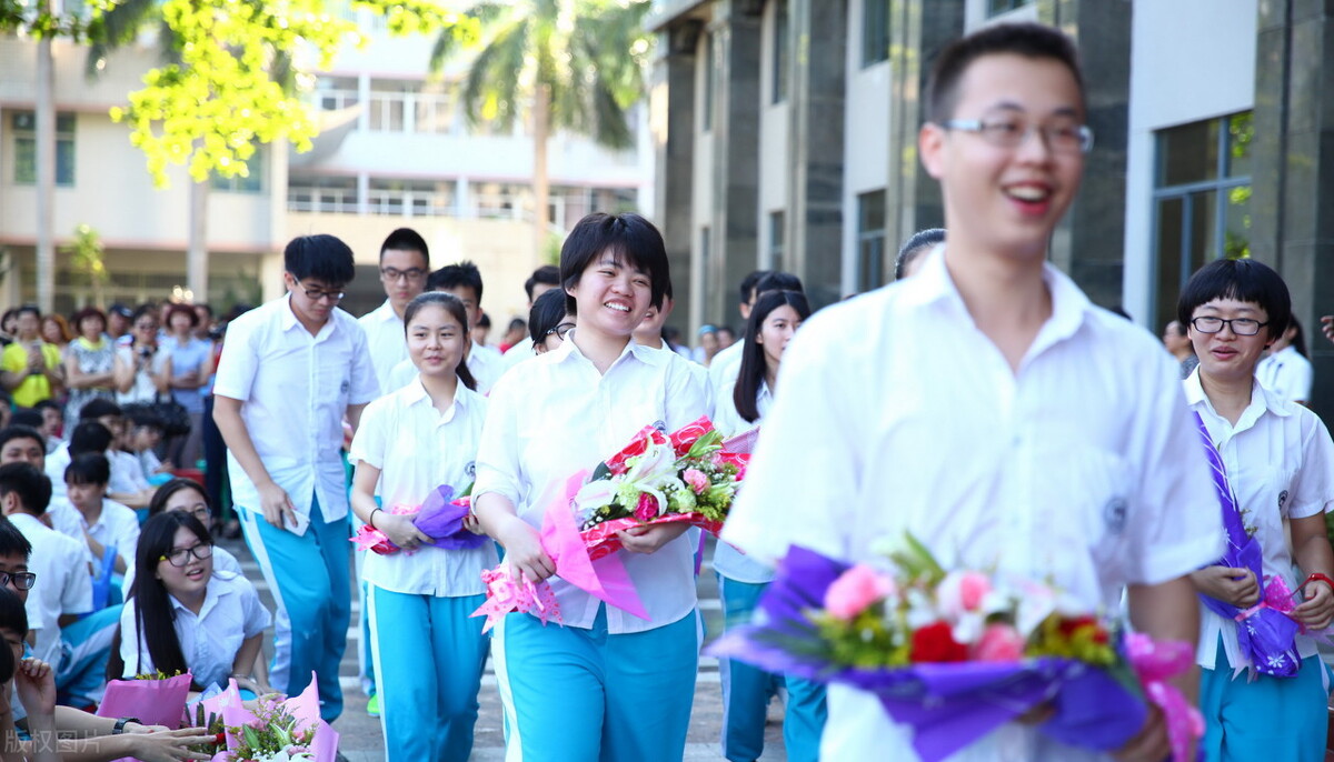 依“纲”备考 巩固基础 提升能力——2015年高考英语学科备考建议