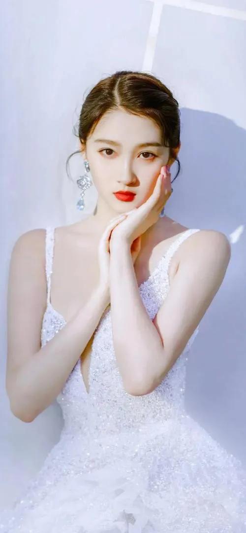 身价过亿的三位90后女明星