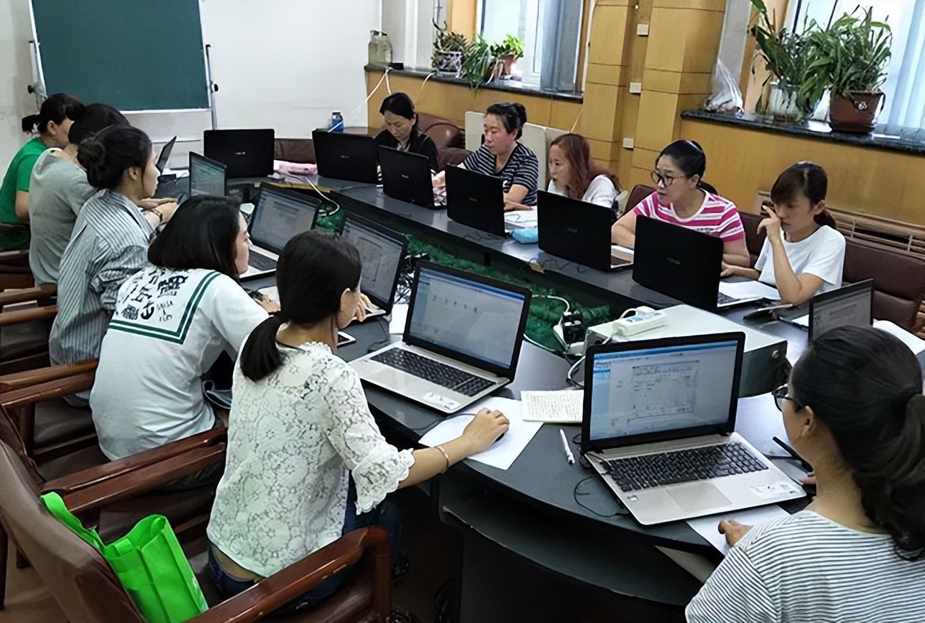 高考填报志愿，学会计的3个好处和2个弊端，考生需提前知晓