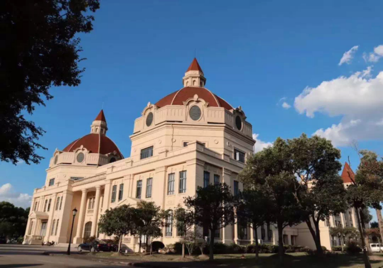 上海超有范高校！地铁直达，坐拥7大食堂，绝美图书馆，还有古希腊风建筑