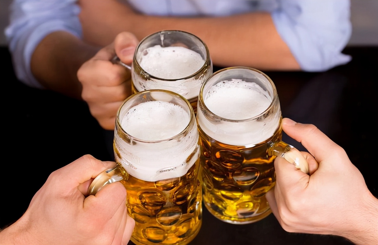 白酒、啤酒、紅酒，哪一種酒對肝臟的傷害最小？ 醫生告訴你實情
