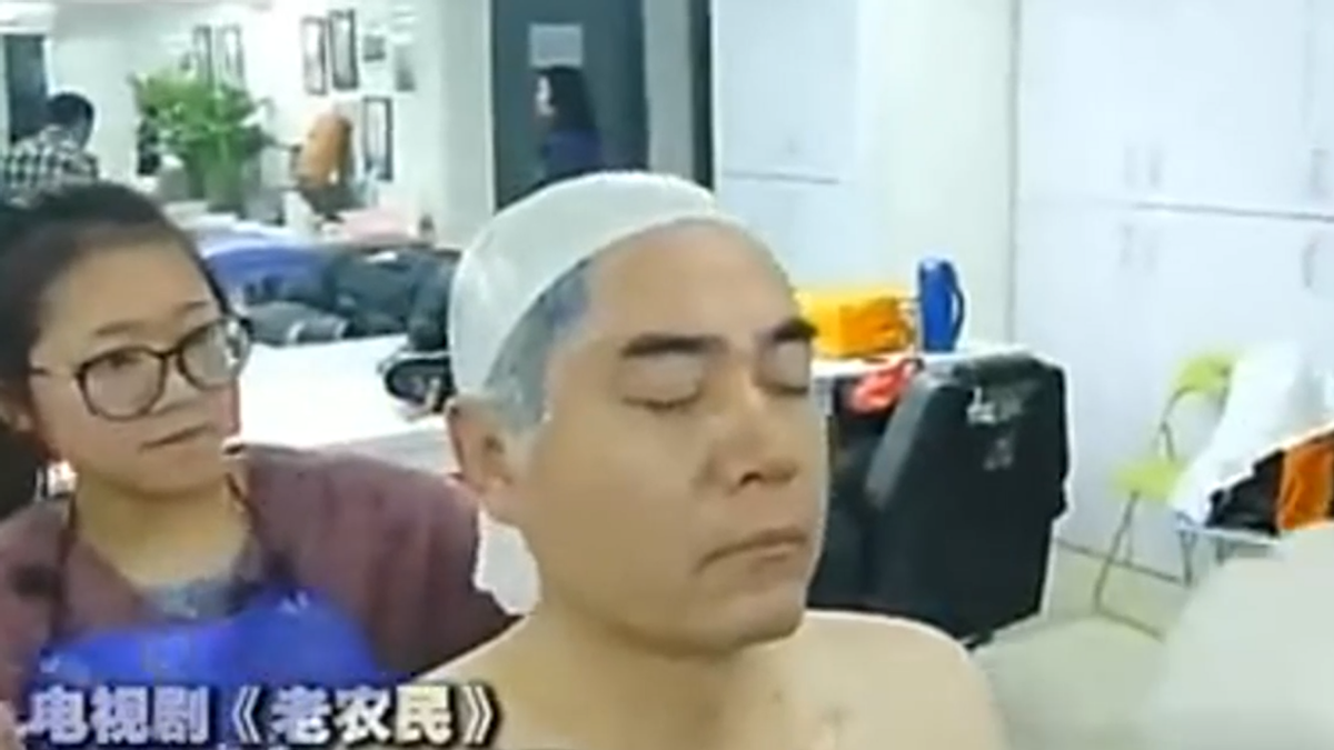 《老农民》把演员害得有多惨？陈宝国差点毁容，冯远征得绝症？