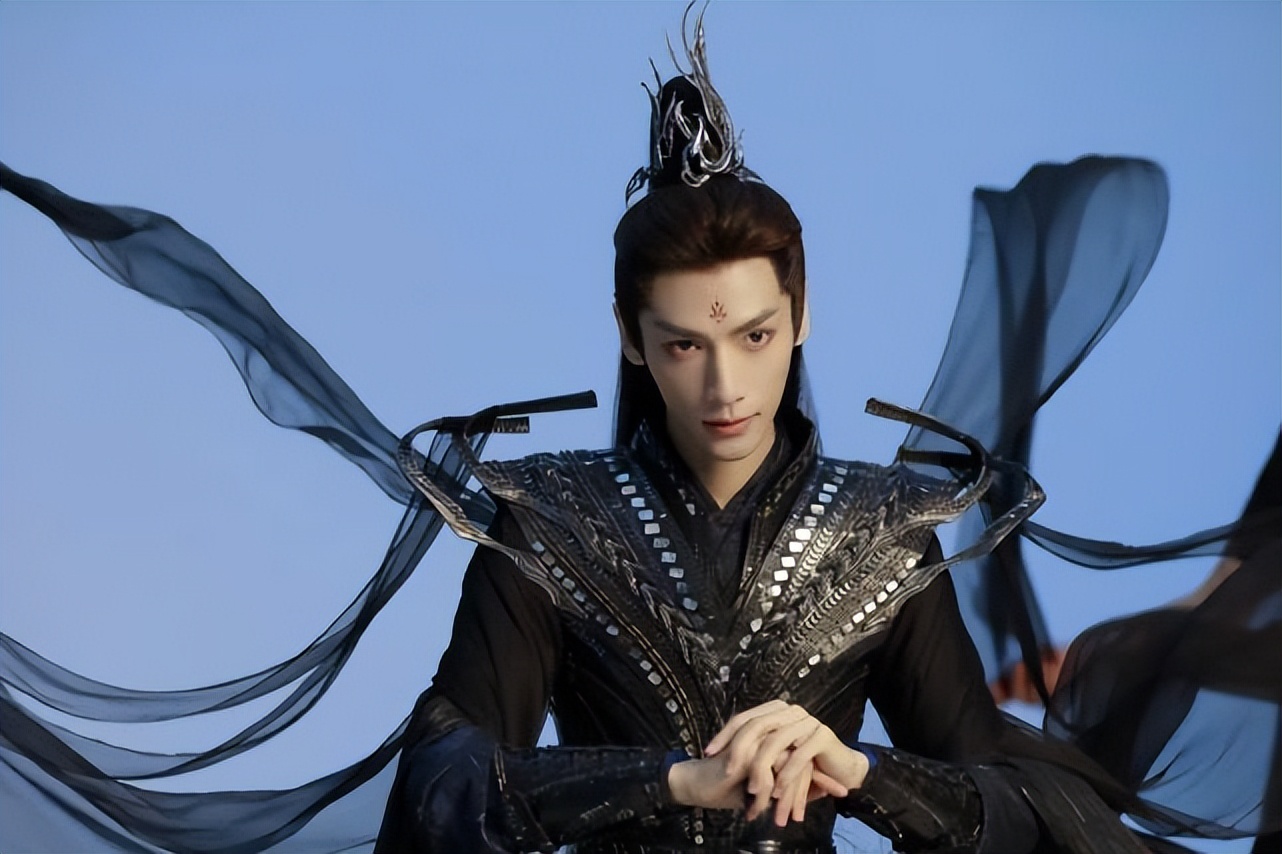 “病娇美男”别硬演，有人公子世无双，有人乡野村夫呆头鹅