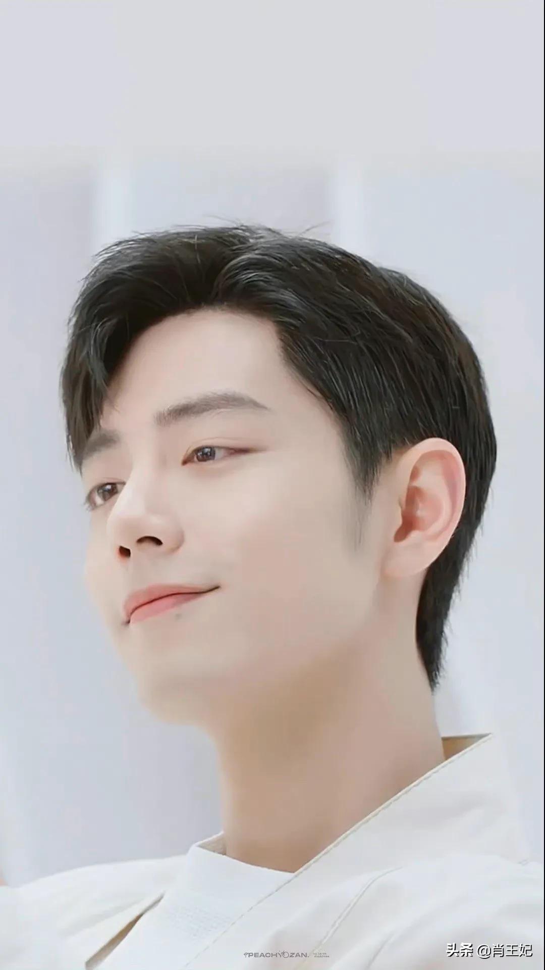 肖战他可真帅啊,帅到没边呀,这身材比例可太完美了