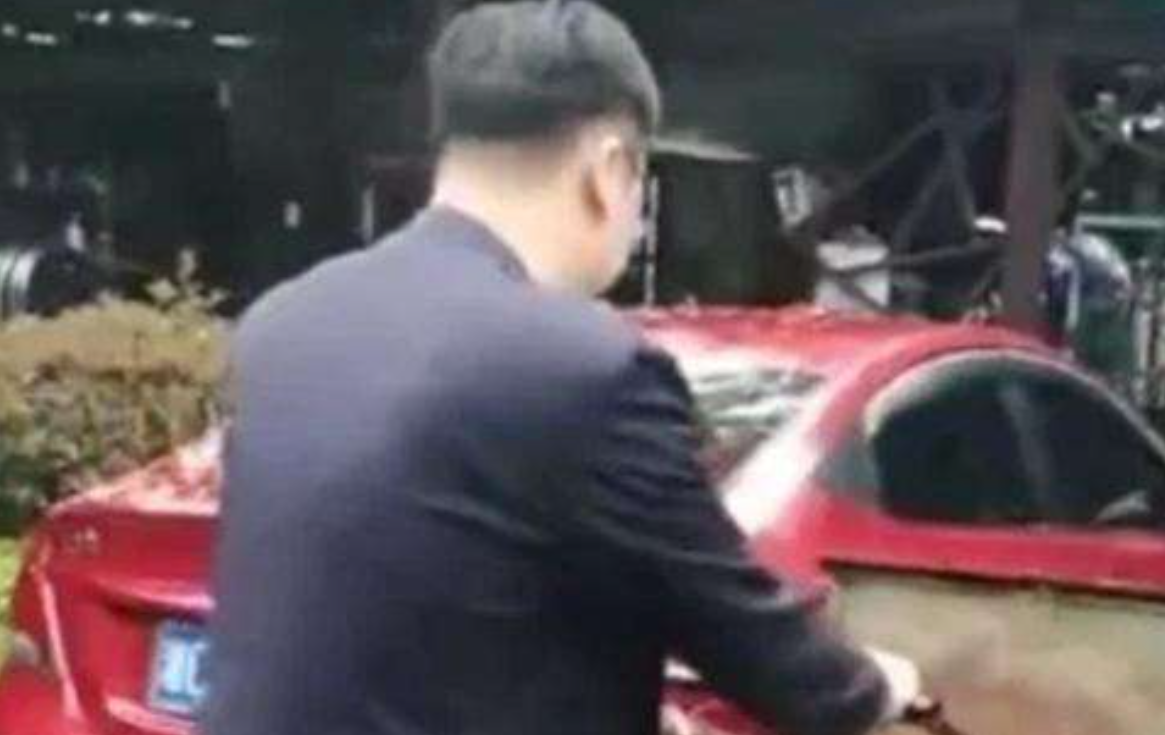 清华毕业后当5年客服，后辞职回乡当保安的张晓勇，后来怎样了？