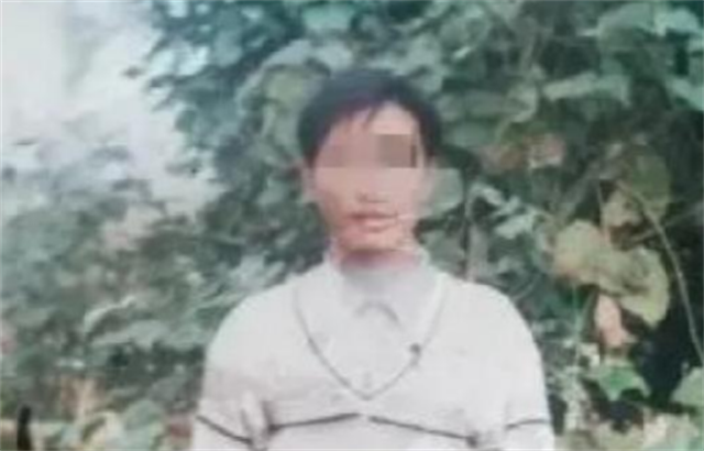 医科大大学生，因学费不足在外流浪16年，回到家后母亲早已疯癫