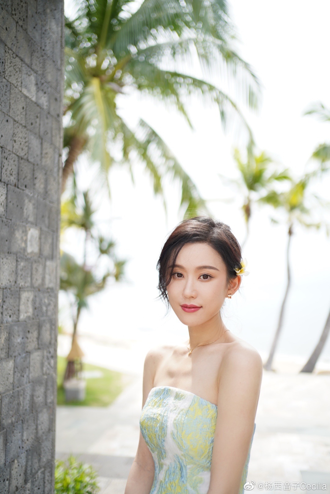 杨西音子《山歌一唱春光美》MV，春暖花开，听一曲悠扬山歌