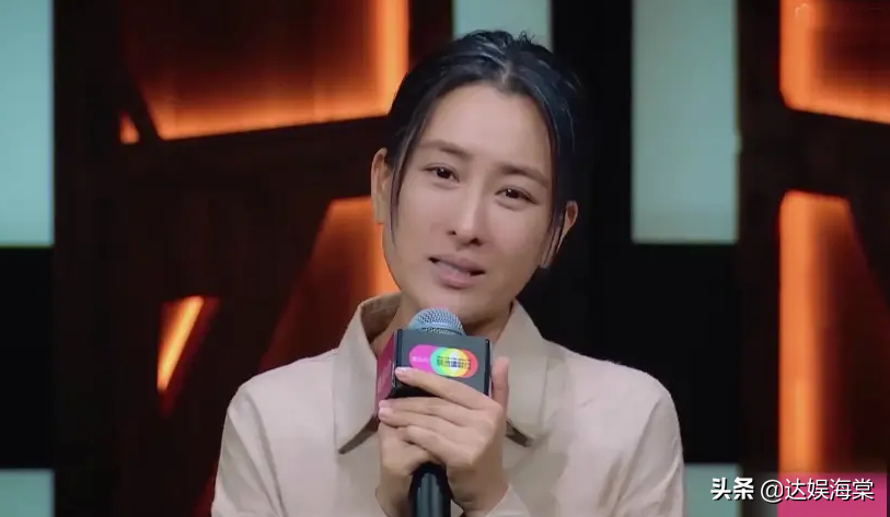 47岁钟汉良演偶像剧，30出头的女星却只能演妈，为何差距这么大？