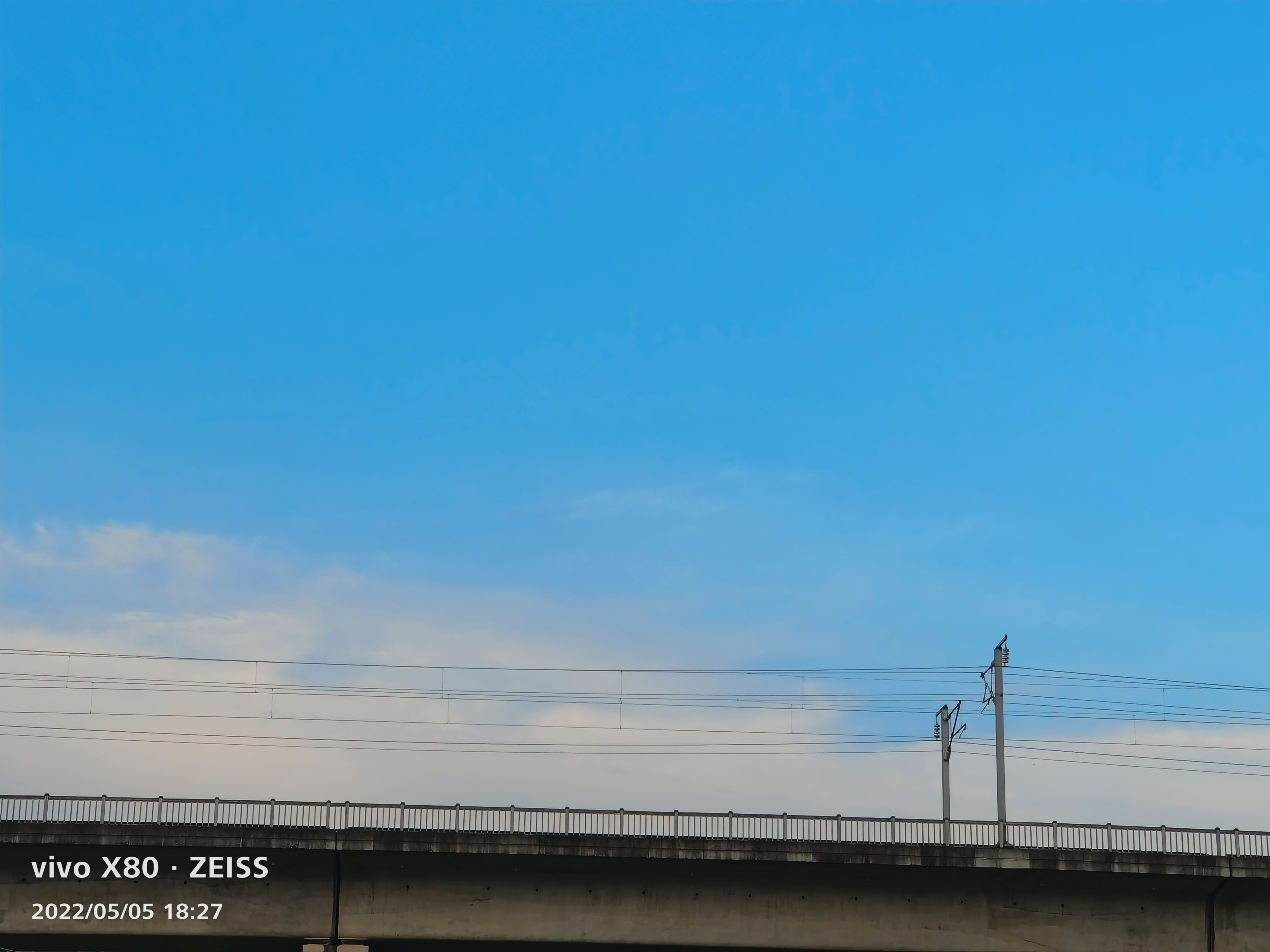 标准版也有Pro实力，天玑9000+蔡司影像加持，vivo X80上手实测