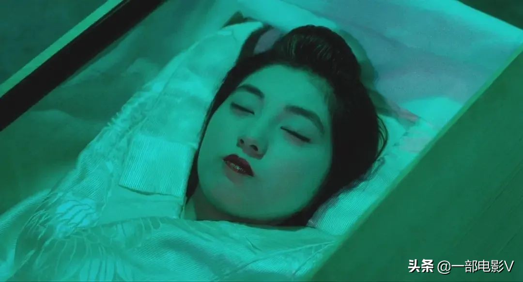 岛国四大推理奇书之首，号称最难懂的电影之一