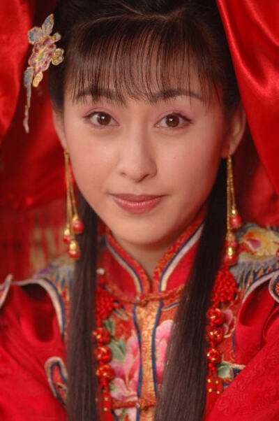 法提麦雅琦大学时期和张铁林相恋,28岁嫁51岁香港男星李子雄