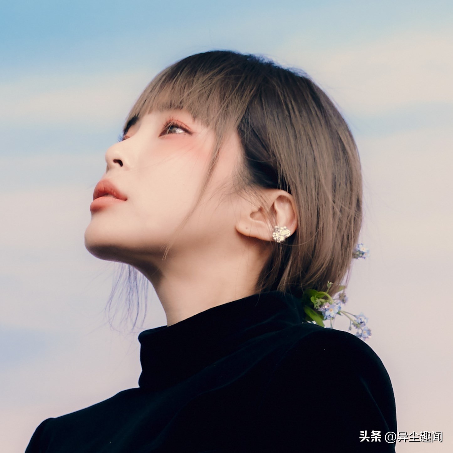 称的heize,身为创作型歌手的她在制作歌曲时则相当重视「安慰与共鸣」