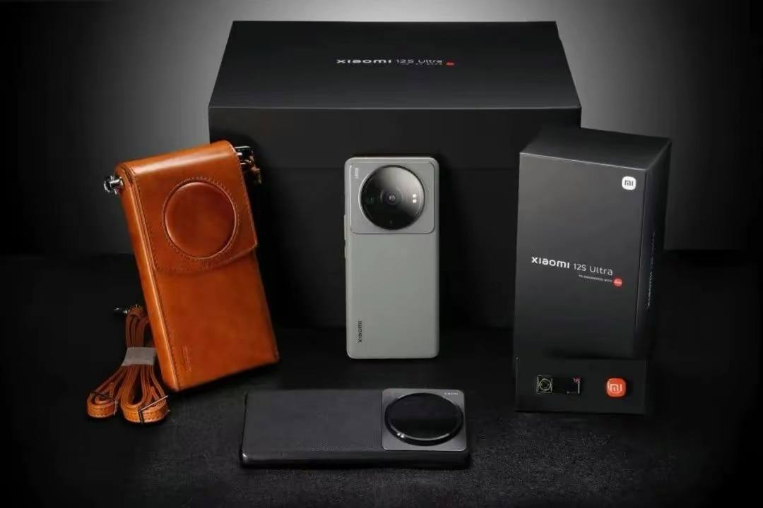 搭载了骁龙8Plus+徕卡的小米12S Ultra，网友称：等降价2000再入手