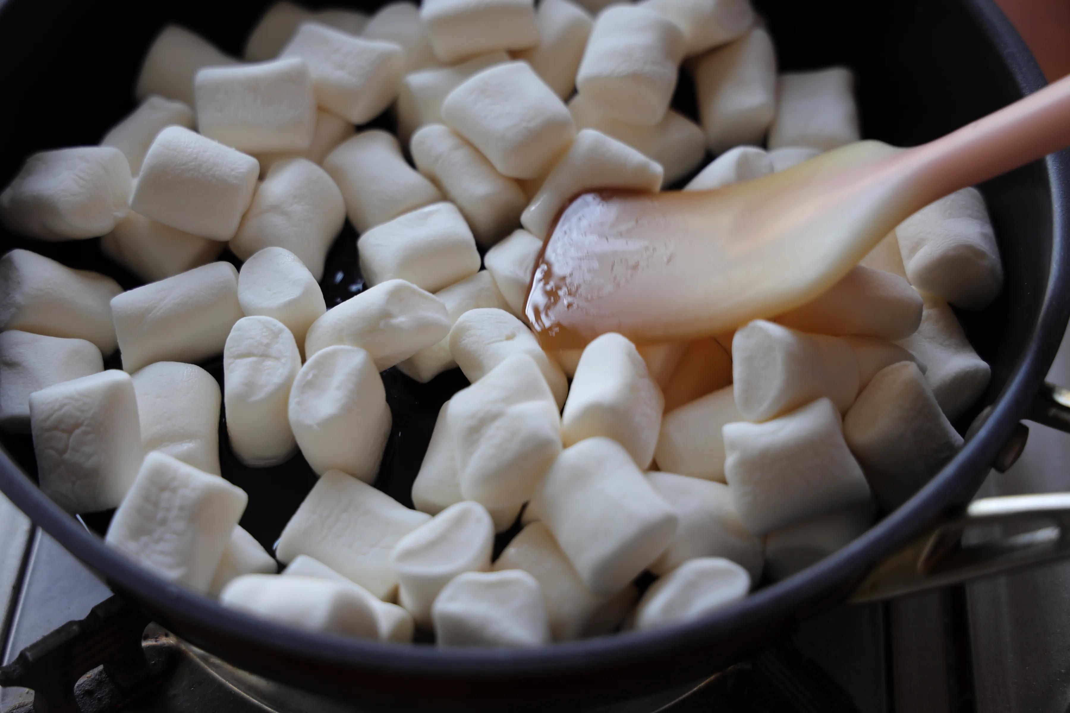 天气冷就想吃甜品，不用烤箱，只要平底锅就能做的甜品，超级解馋