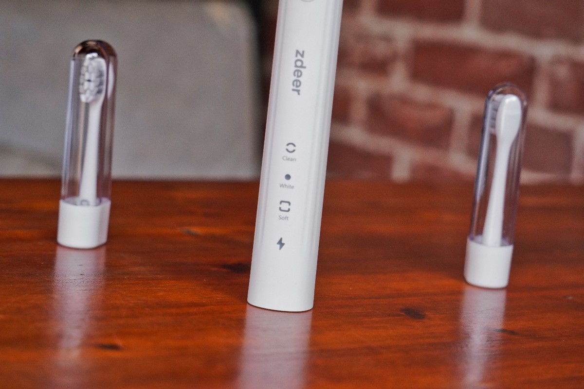 左点声波电动牙刷体验：清新简洁风设计，199元到底值不值
