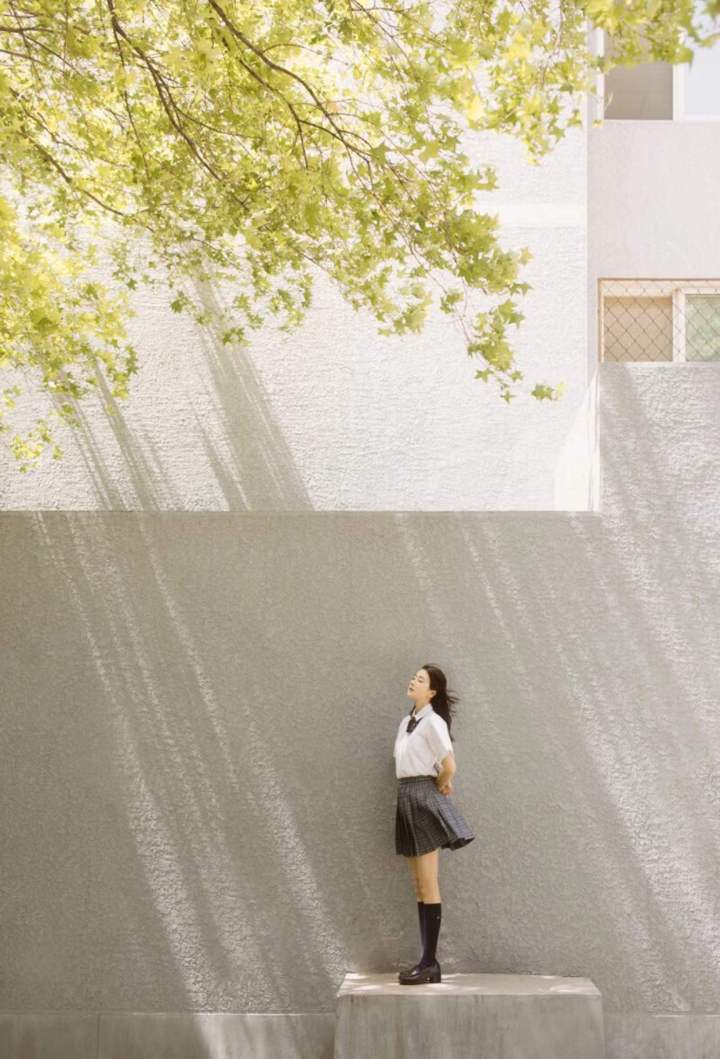 拍照顯臉小的方法，都很簡單易學(xué)，給女朋友拍照一定要學(xué)會