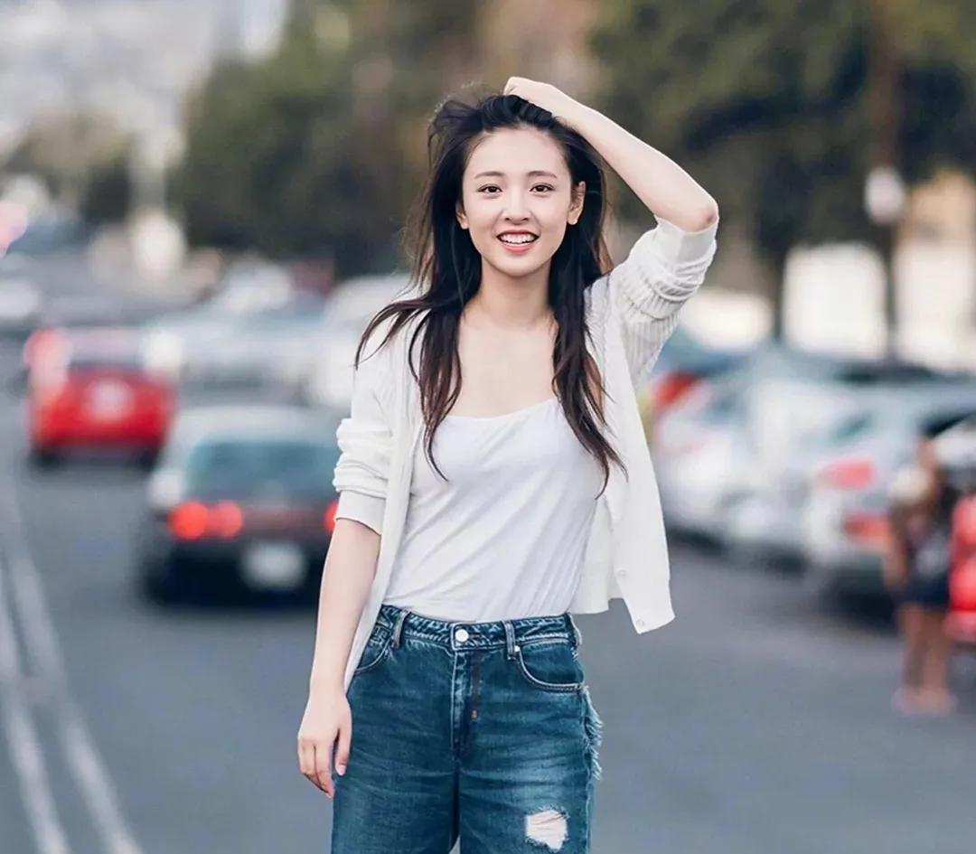 娱乐小爆料 吴倩 王一博 周柯宇 童谣 邓家佳 李易峰杨幂 刘诗诗 吴谨言