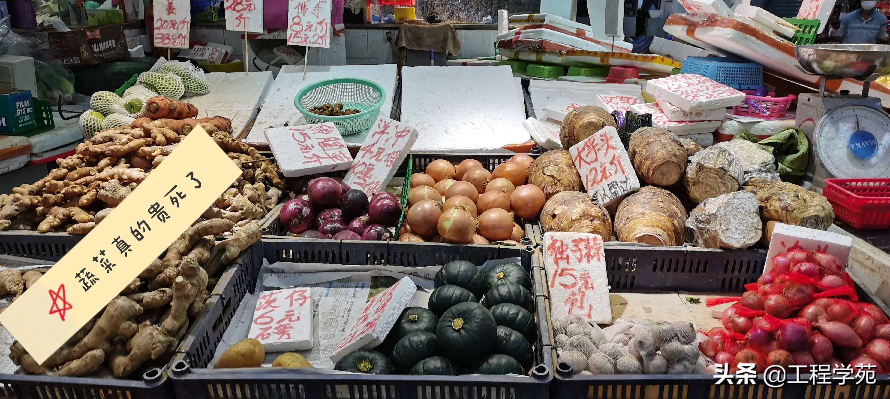 虽然香港农民工工资高，但是很多建筑业工人还在租劏屋