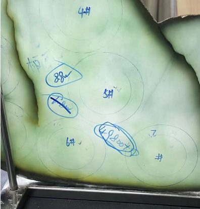 毛坯看着50万，手镯到手只值两万？当心直播间翡翠定制套路