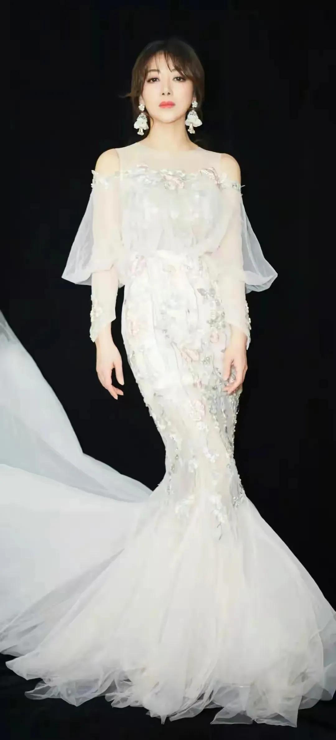 陈紫函：气质独特，优雅大方，温婉美丽