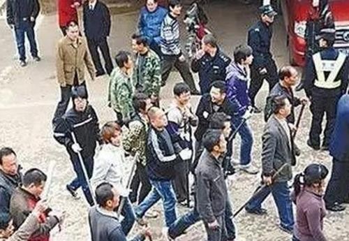 山东黑老大徐宗涛：审判卷宗拉一车，400证人材料，坏两台复印机