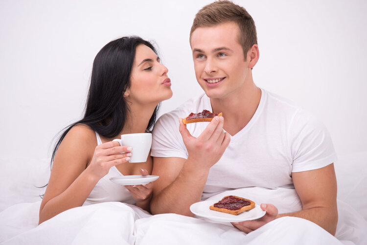 再次提醒：男女“亲热”时，不想脑梗死，嘴巴尽量避开吻脖子