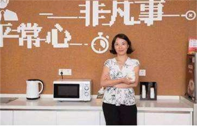 当年阿里的前台，马云给她0.2%股份，20年过去她怎样了？