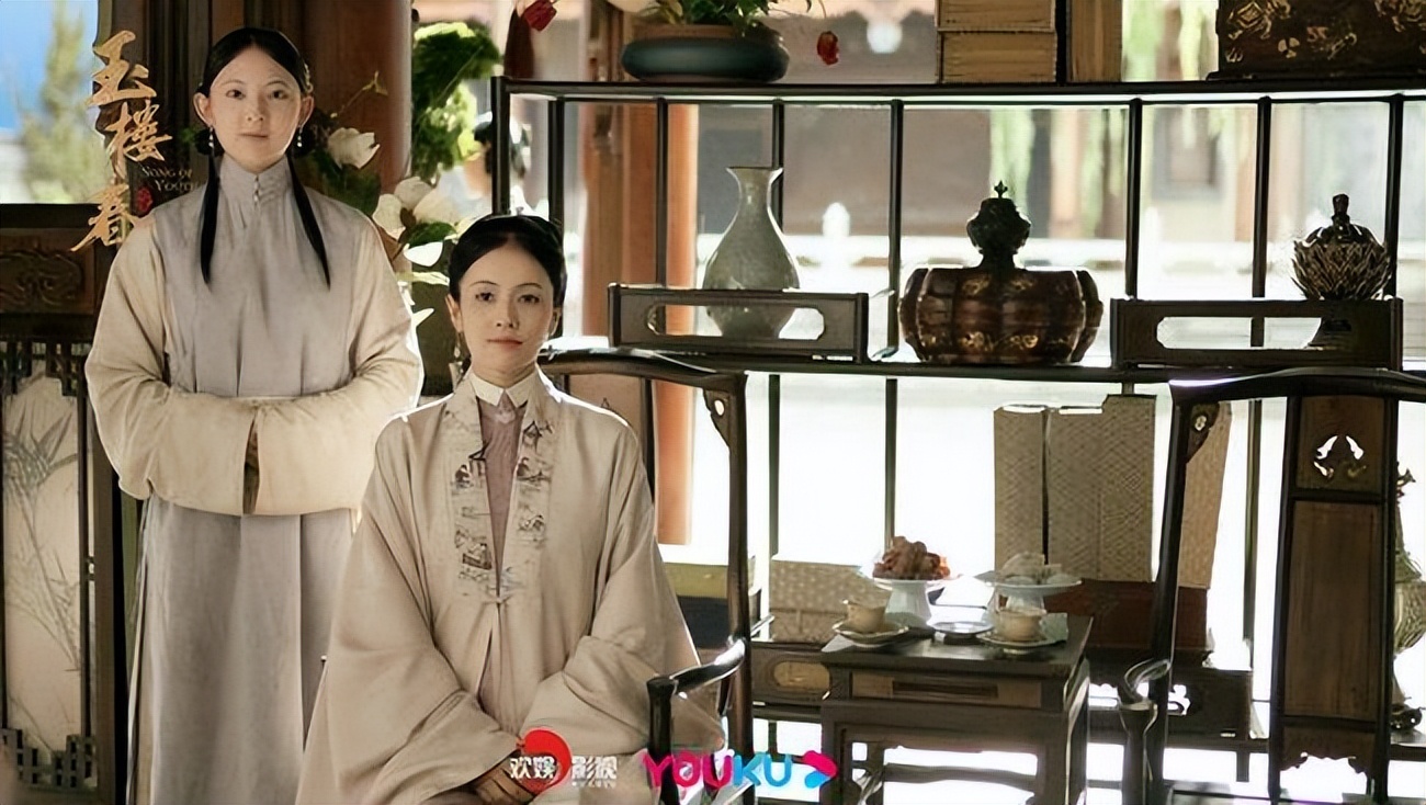 因林少春一角我记住了她，青春靓丽的形象深深地印在了我的脑海里