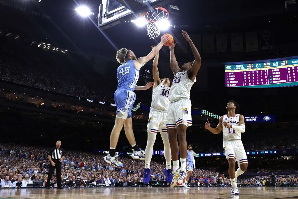 nba为什么比分这么高(NBA为什么是篮球的最高殿堂，NCAA总决赛，NBA都为其放假一天)