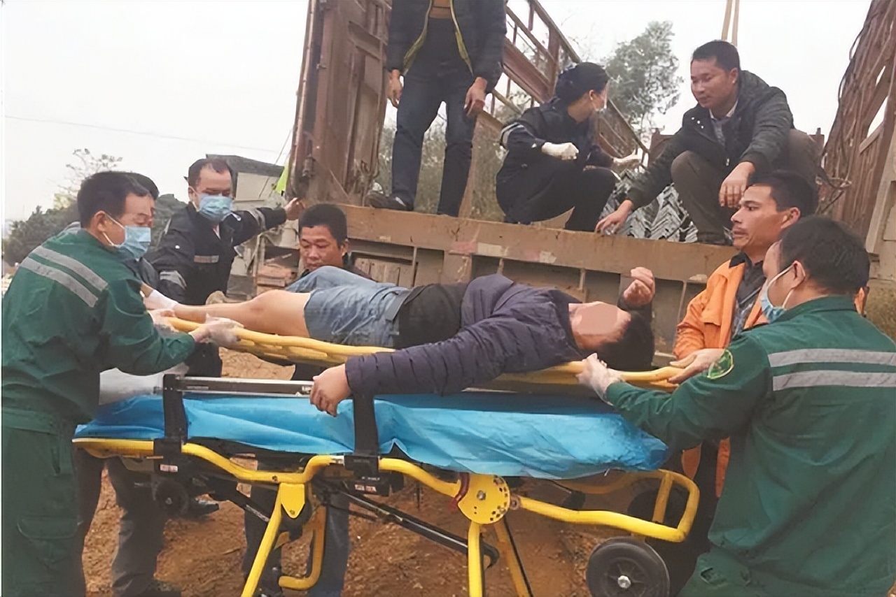 李绍为:千里背老乡尸首回家,却被死者亲人埋怨,事迹被拍成电影