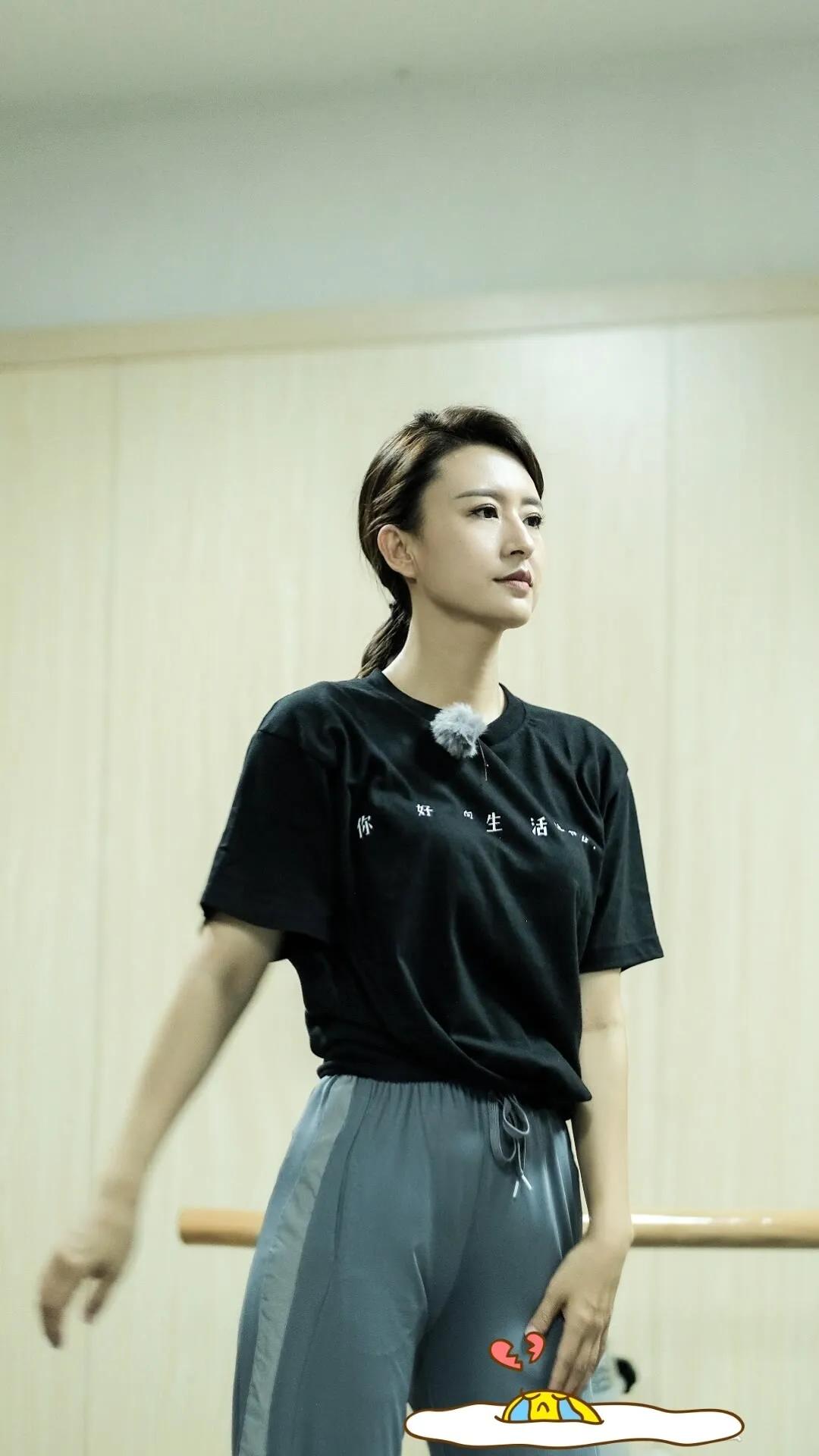 央视节目主持人张蕾1